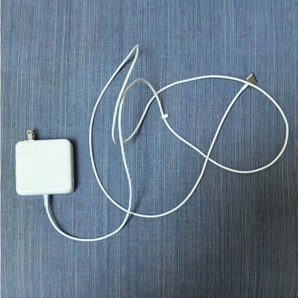 Replacement AC Adaptor Computer Charging Cord-FOR PARTS ONLY